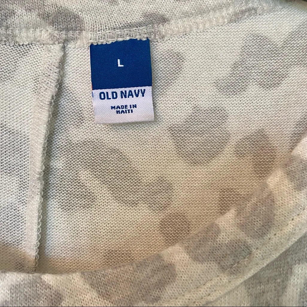 OLD NAVY - Leopard Print Crew Neck Sweater - In perfect condition! 🤍🖤 - Image 5