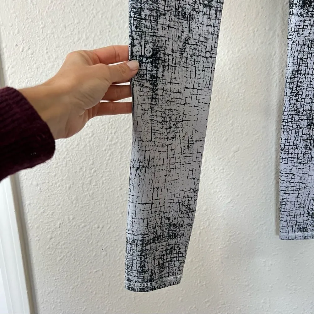 ALO Yoga Tech Lift Airbrush Full-Length Performance Leggings In Crackle Gray S - Image 8