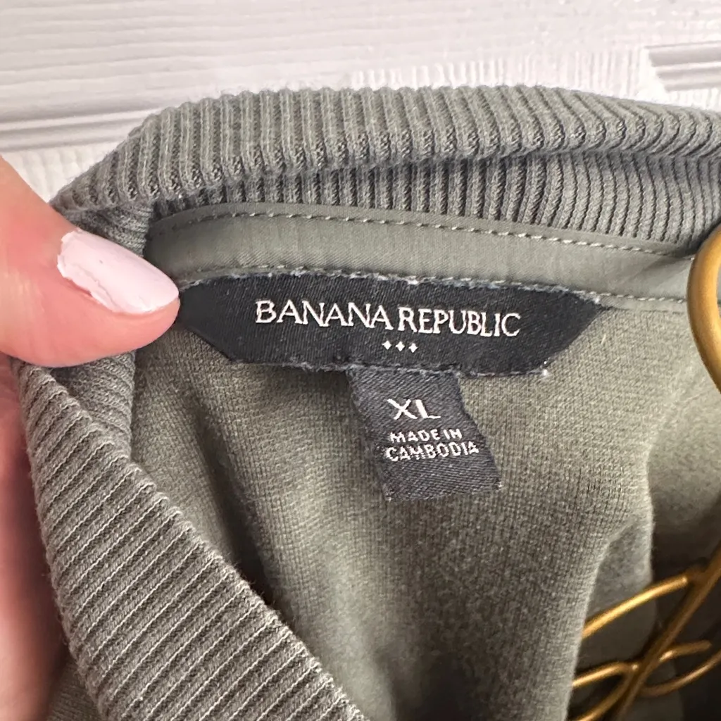 Banana Republic Sage Green zip up bomber jacket - Image 2