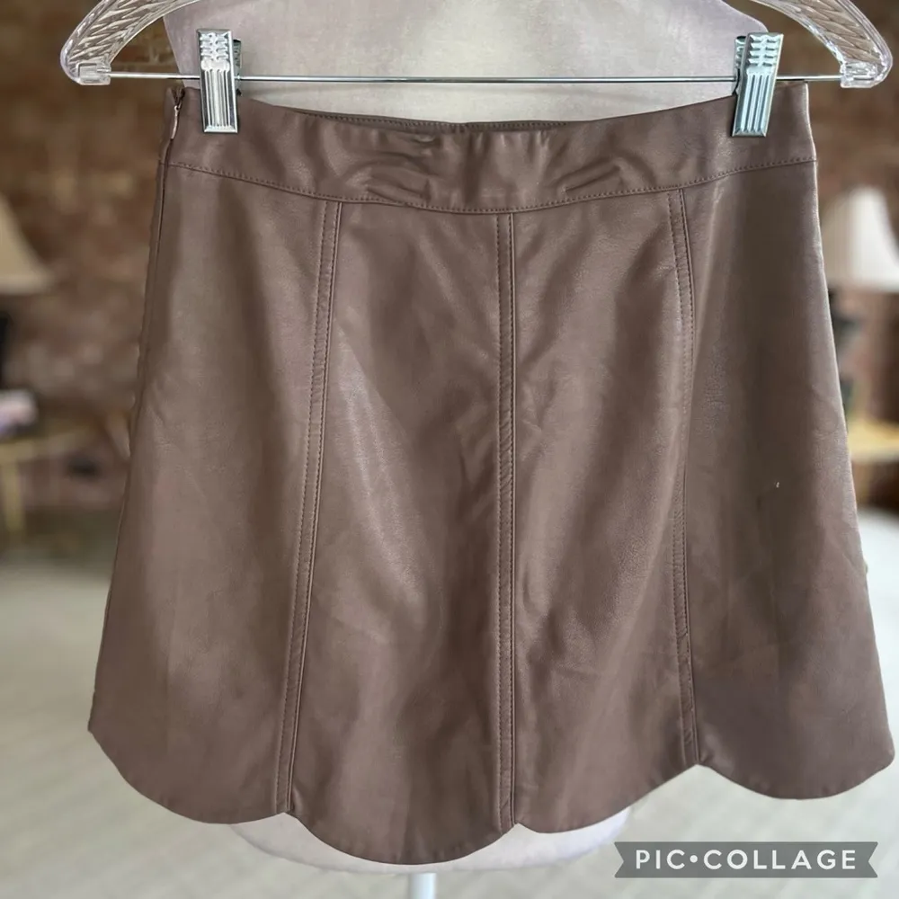 HYFVE Skirt Faux Leather Scalloped Hem Mini Preppy Trendy Work Party Vegan S - Image 5