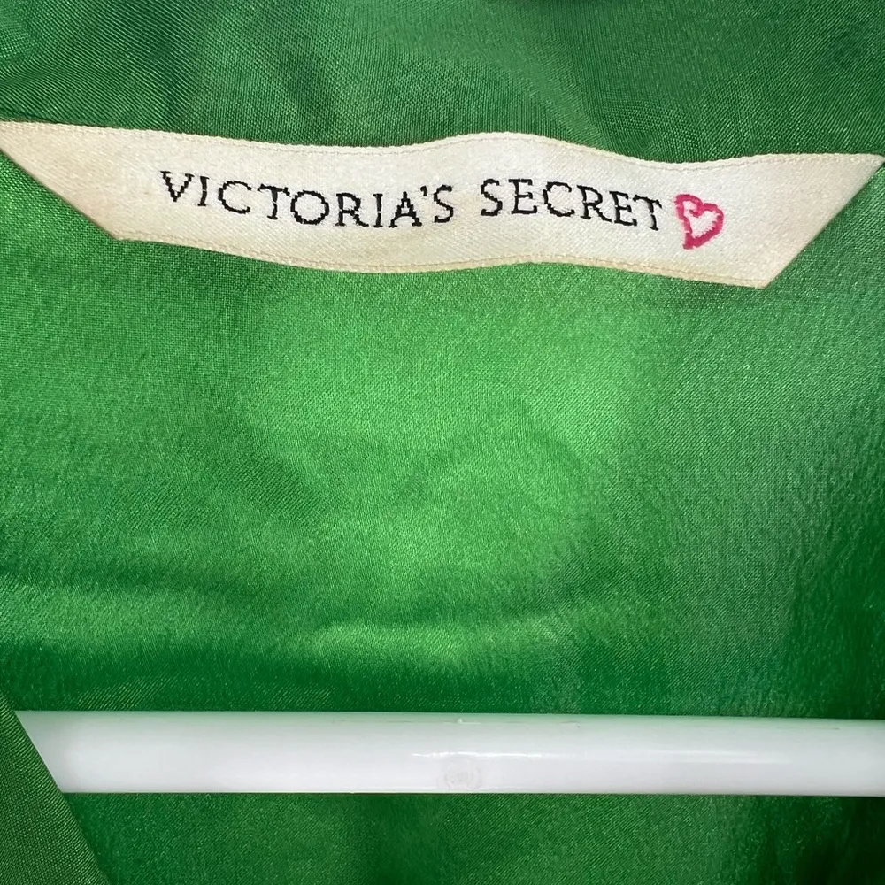 Victoria’s Secret kelly green silky S pajama top sleep casual long sleeve button - Image 6