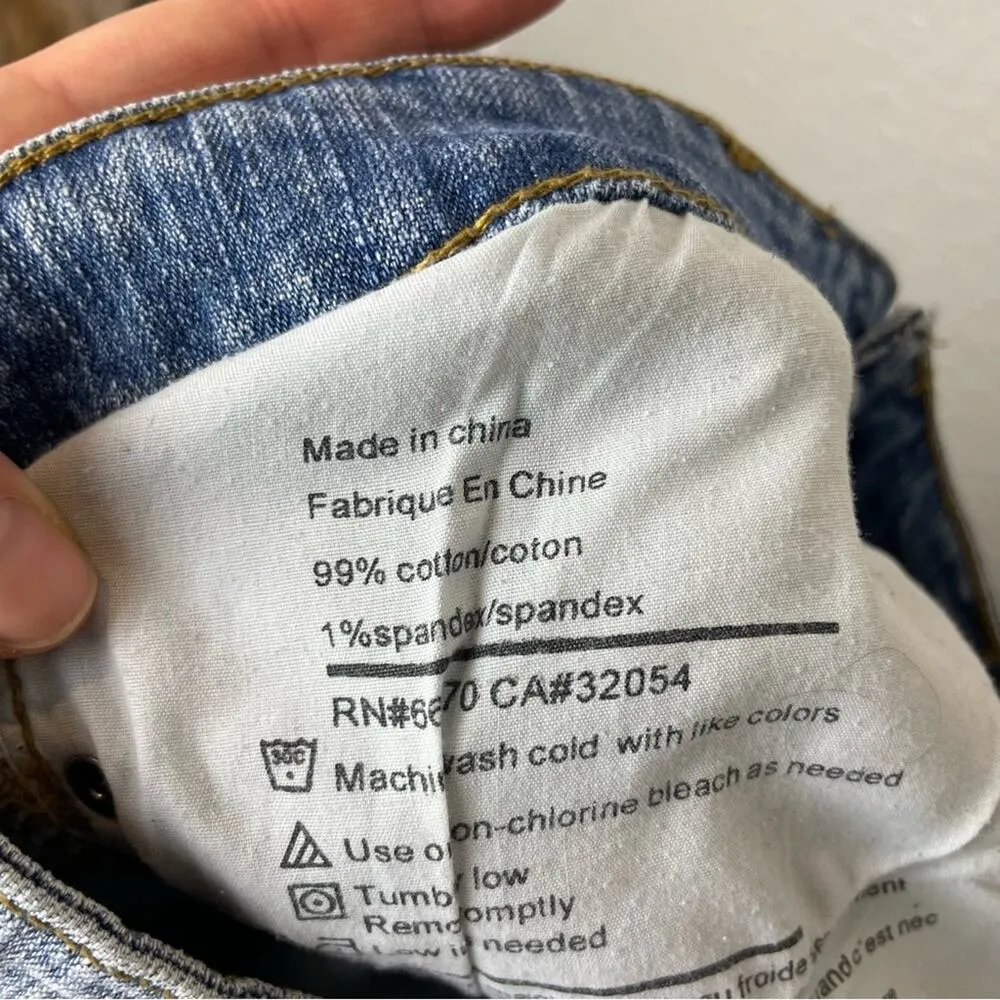 BDG Light Denim Cuffed Shortie Shorts Size 29 - Image 8