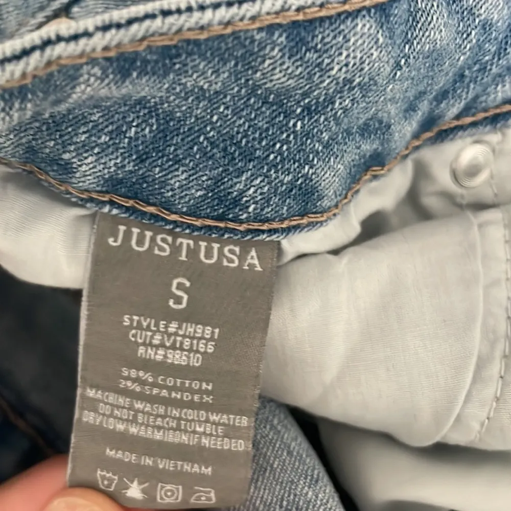 Jean shorts, size small - Image 4