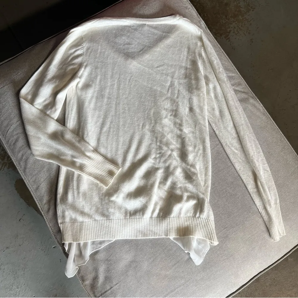 ⭐️ Dex White Cream V Neck long Sleeve Angora Blend Chiffon Hem Sweater Small - Image 4