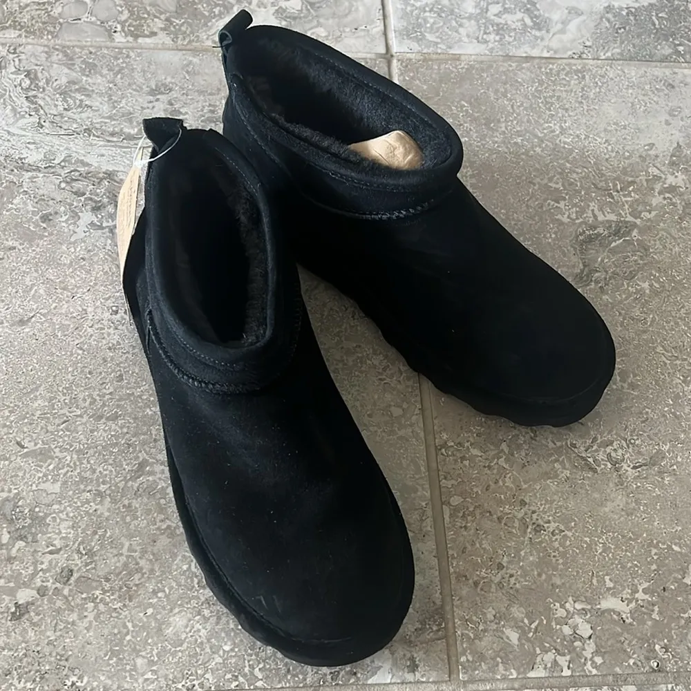 BearPaw Super Shorty Booties in Black, NEW, Size 10 - Image 8