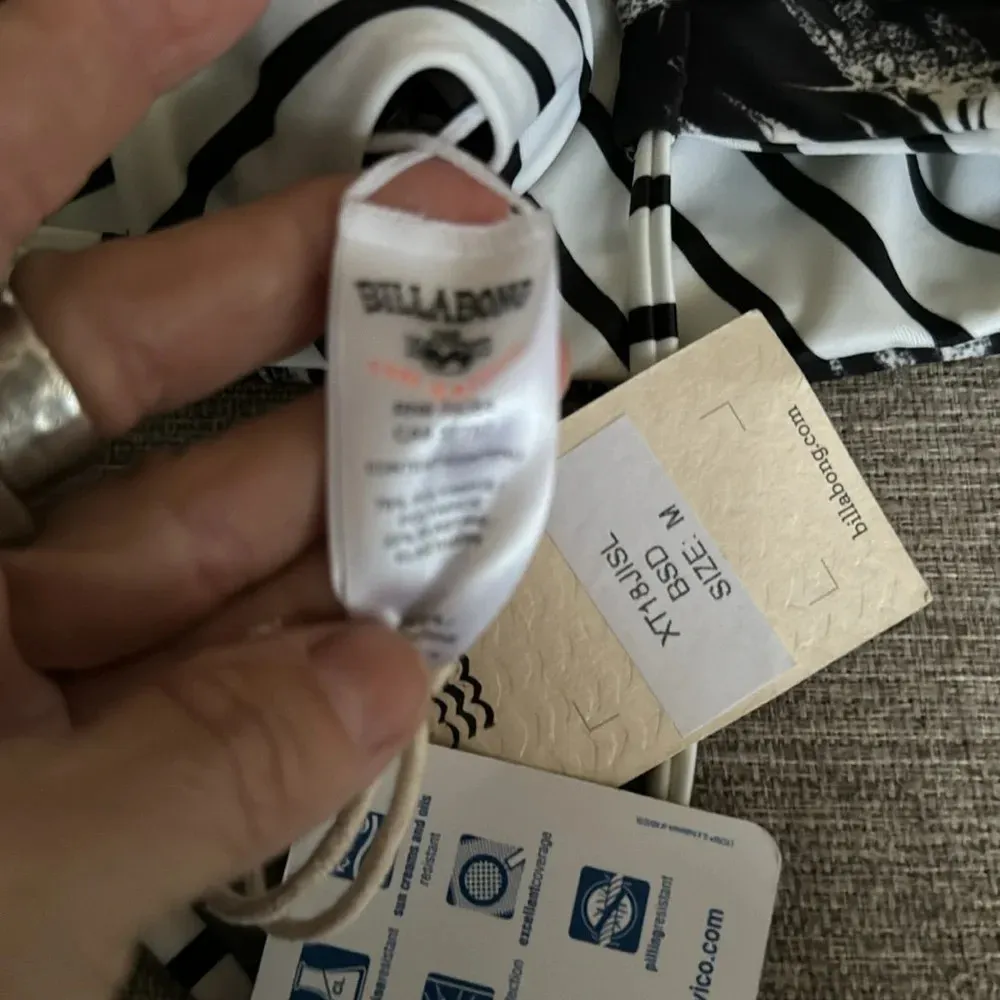 Billabong island time reversible bikini top size M ✨ NWT - Image 8