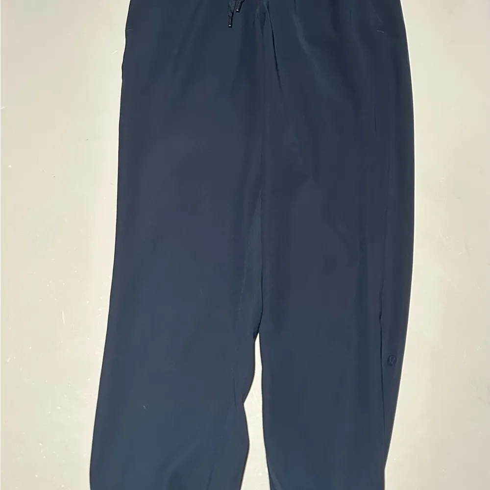 NWOT Lululemon On The Fly Jogger Pants Navy Size 2 - Image 2