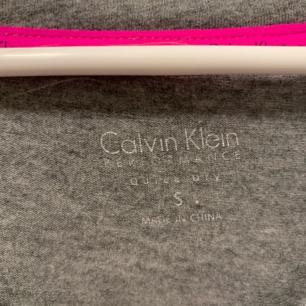 Calvin Klein  grey performance long sleeve - Image 4
