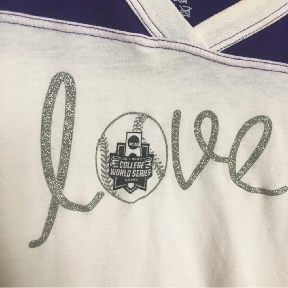 2017 Mens College World Series T-shirt woman’s size large - Image 5