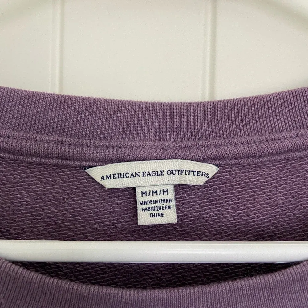 EUC | American‎ Eagle women’s simple solid colored crewneck — medium - Image 3