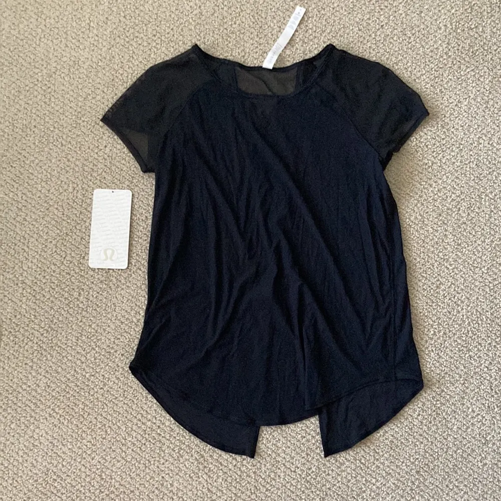 LULULEMON Mix & Mesh Short Sleeve Tie Tee All Tied Up Mesh Flow Black Like New - Image 10