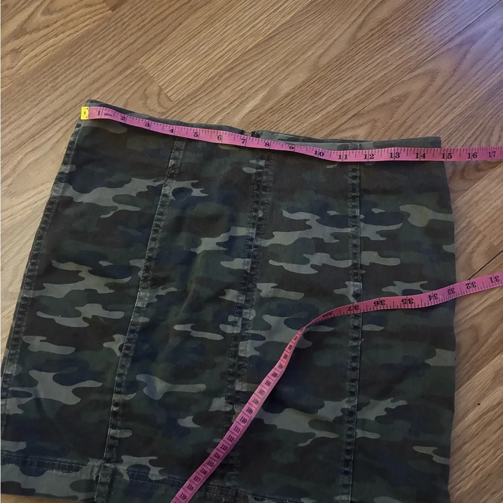 Free People Camo Skirt Size 8 - Image 3