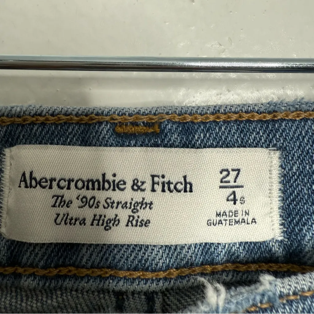 Abercrombie & Fitch The‎ 90's Straight Ultra High Rise Size 27/4 Short - Image 6