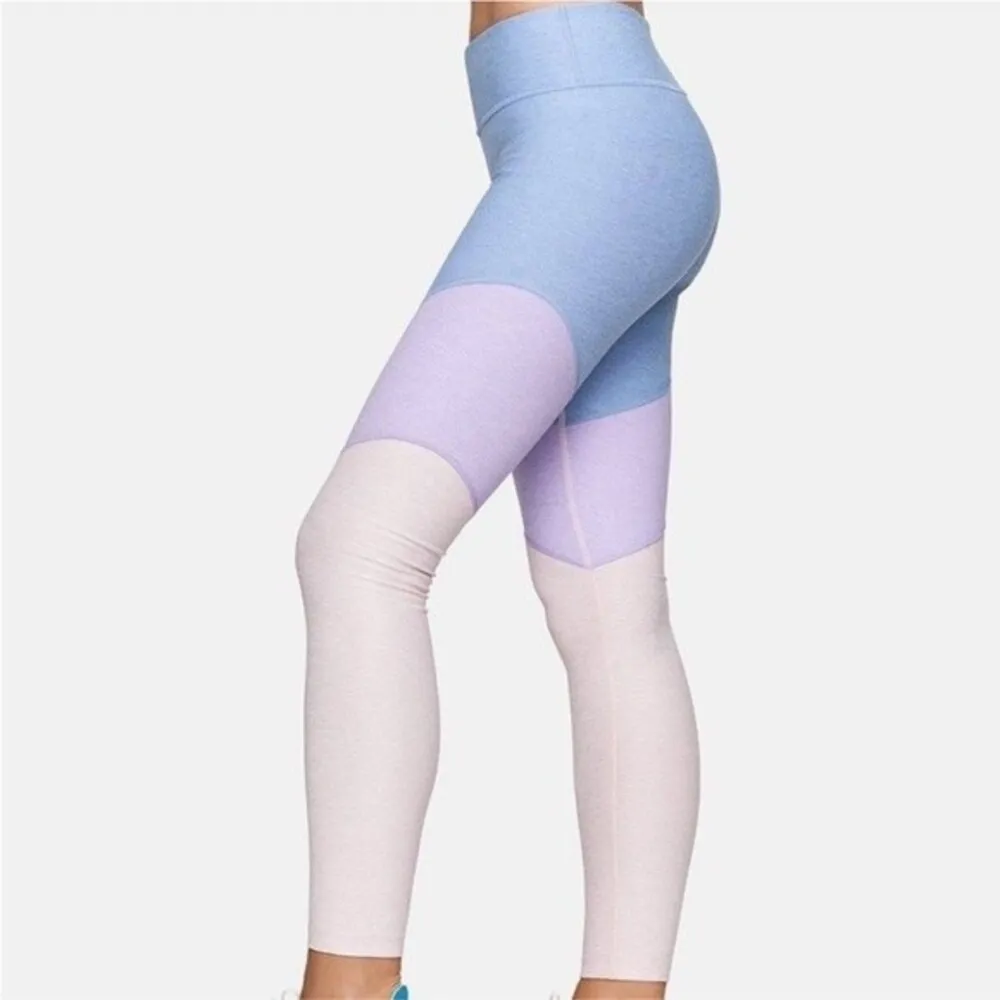 Outdoor Voices 7/8 Springs Color Block Leggings in Lilac | Lavender | Dahlia - Image 3