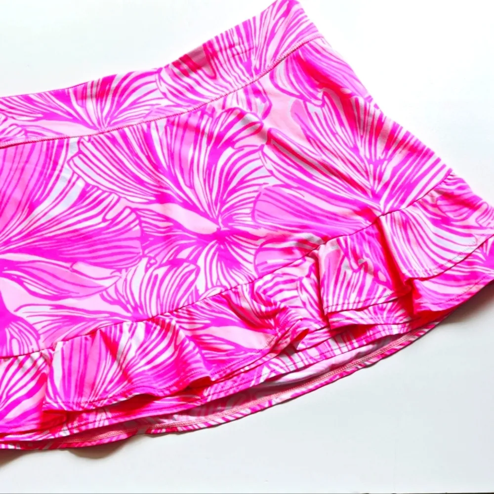 Lilly Pulitzer Luxletic Pink and White Ruffled Mini Skorts Size XL - Image 9