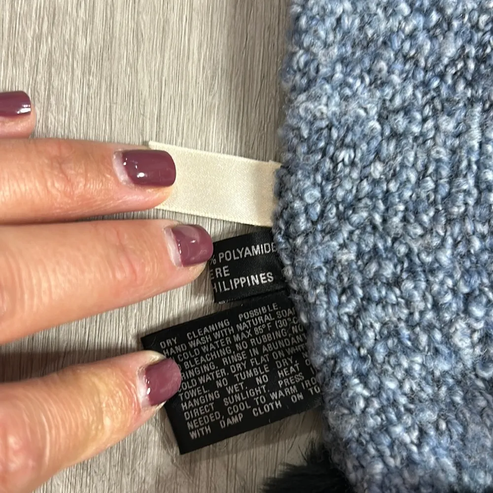 Nordstrom 3 piece wool cashmere blend boucle faux fur scarf hat and gloves - Image 13