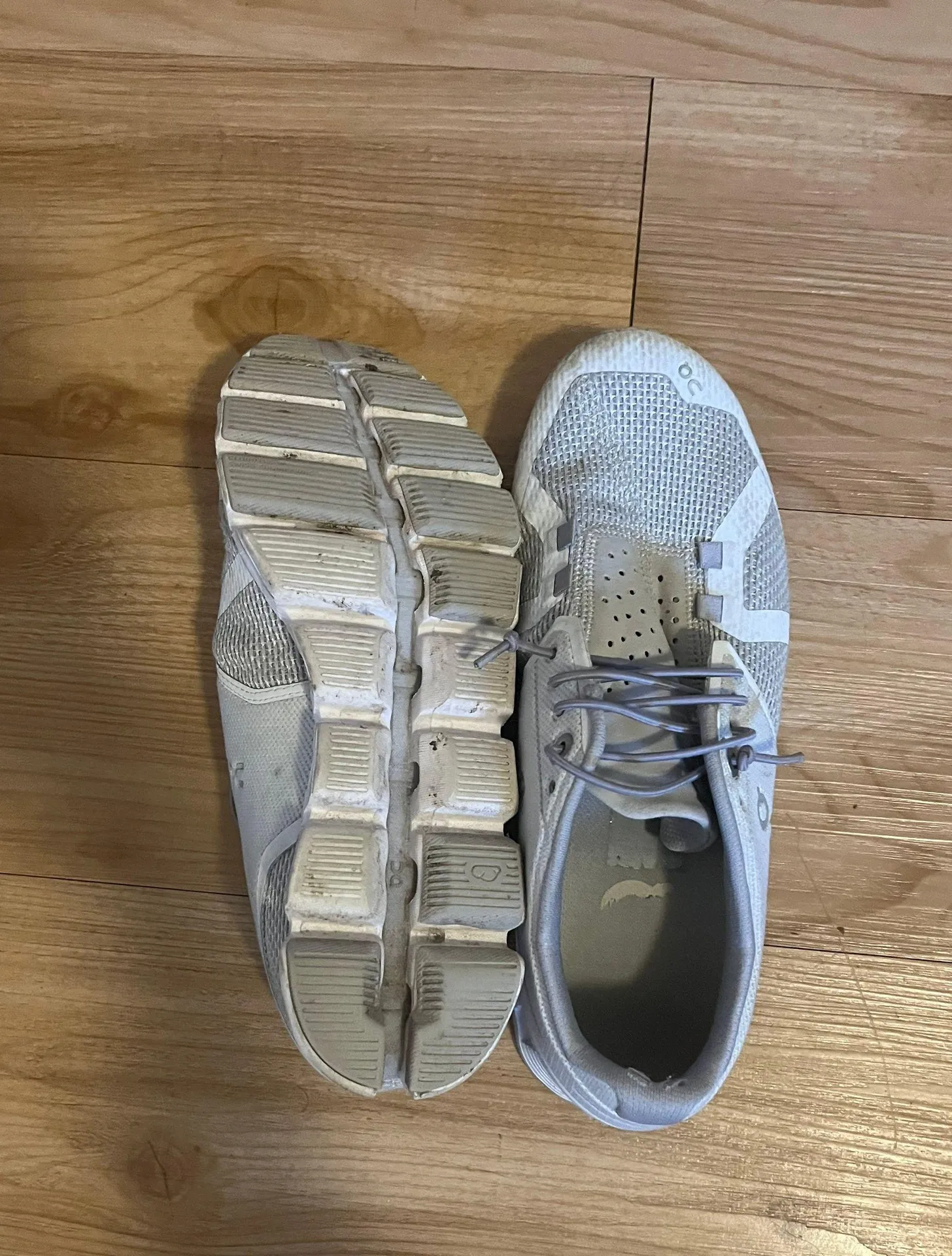 On Cloud  Running Shoes - Image 4