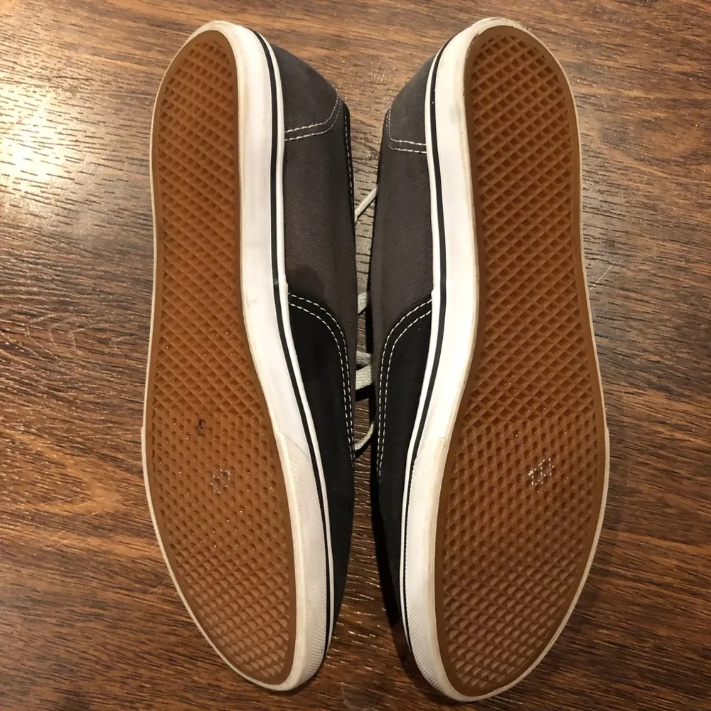 Unisex Vans sneakers - two tones black and grey - men’s 7 women’s 8.5 - Image 3