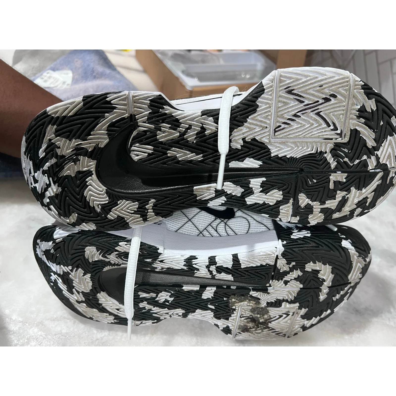 Nike Zoom Challenge Pickleball Women’s 8 White Black Court Shoe FQ4155-100 - Image 3