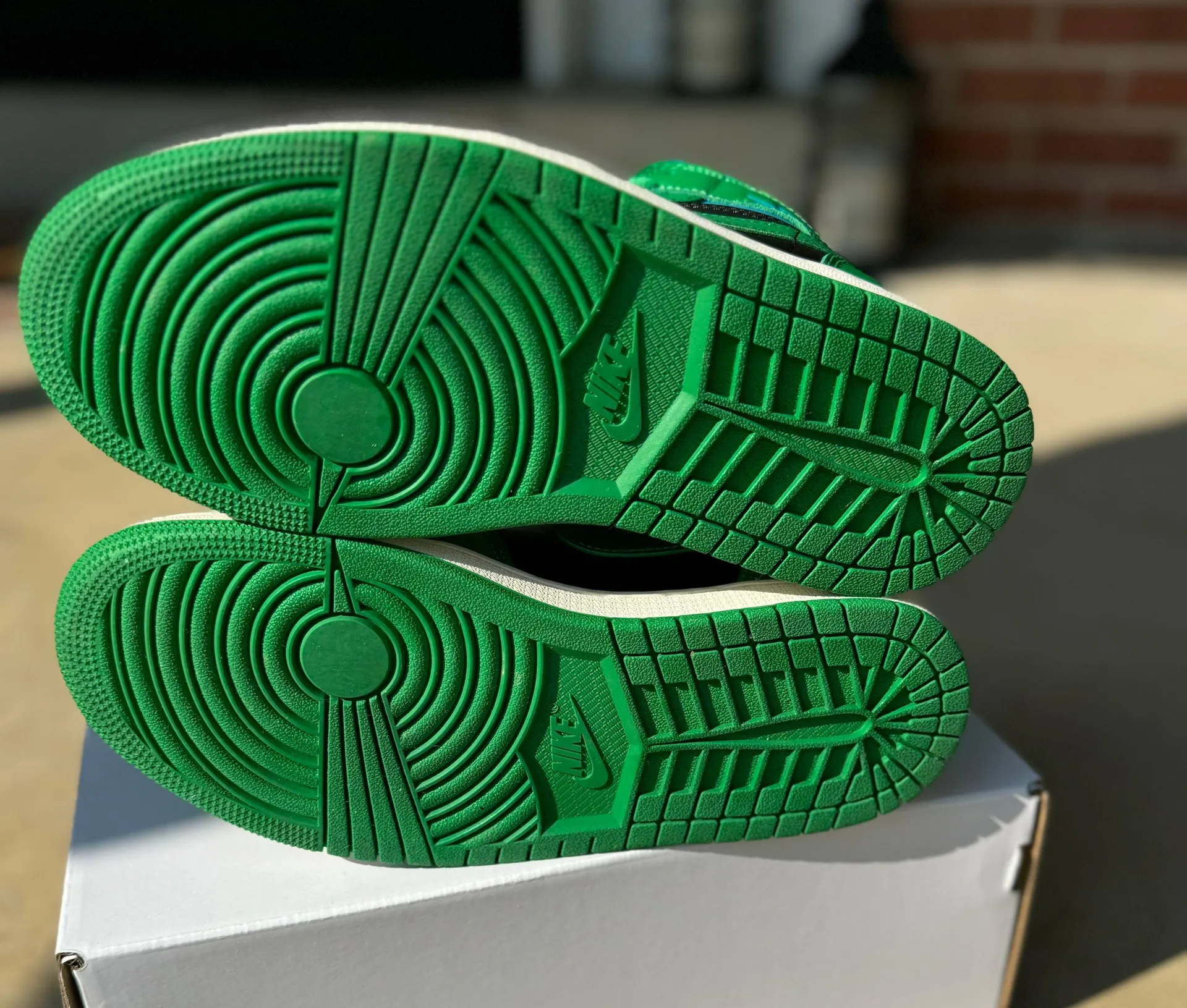 Air Jodan Mid 1 Women’s  - Image 5