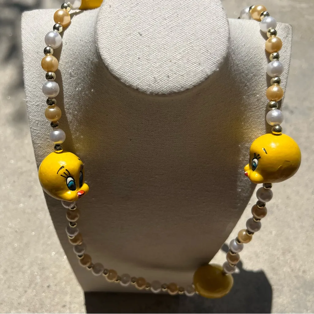 Vintage Tweety Bird Necklace 90’s Tweety Bird Quality Faux Pearl Sz 20” Gold - Image 5