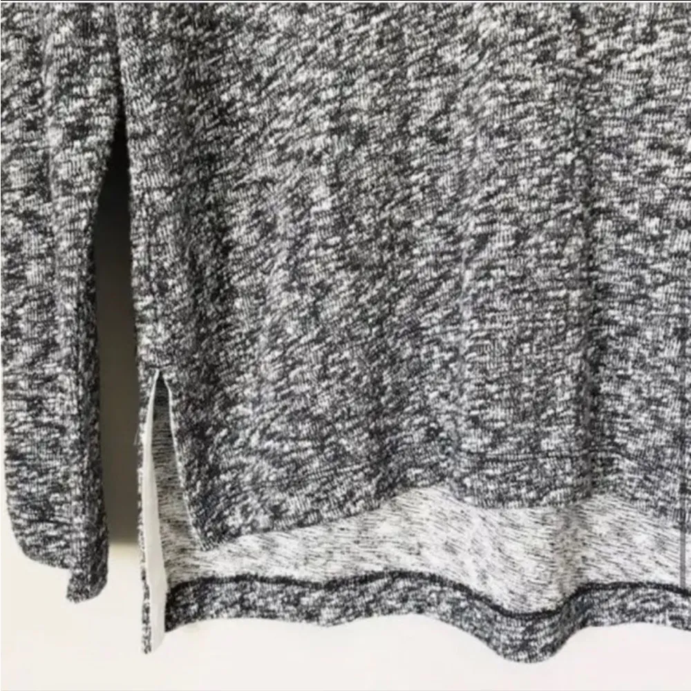 Lou & Grey Long Sleeve V-Neck - Image 3