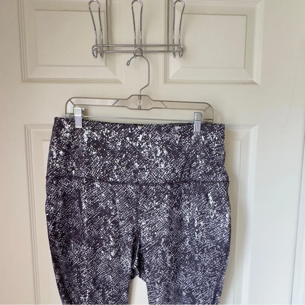 Zelos XL Printed Shine Leggings Black Silver Gray NWT - Image 3