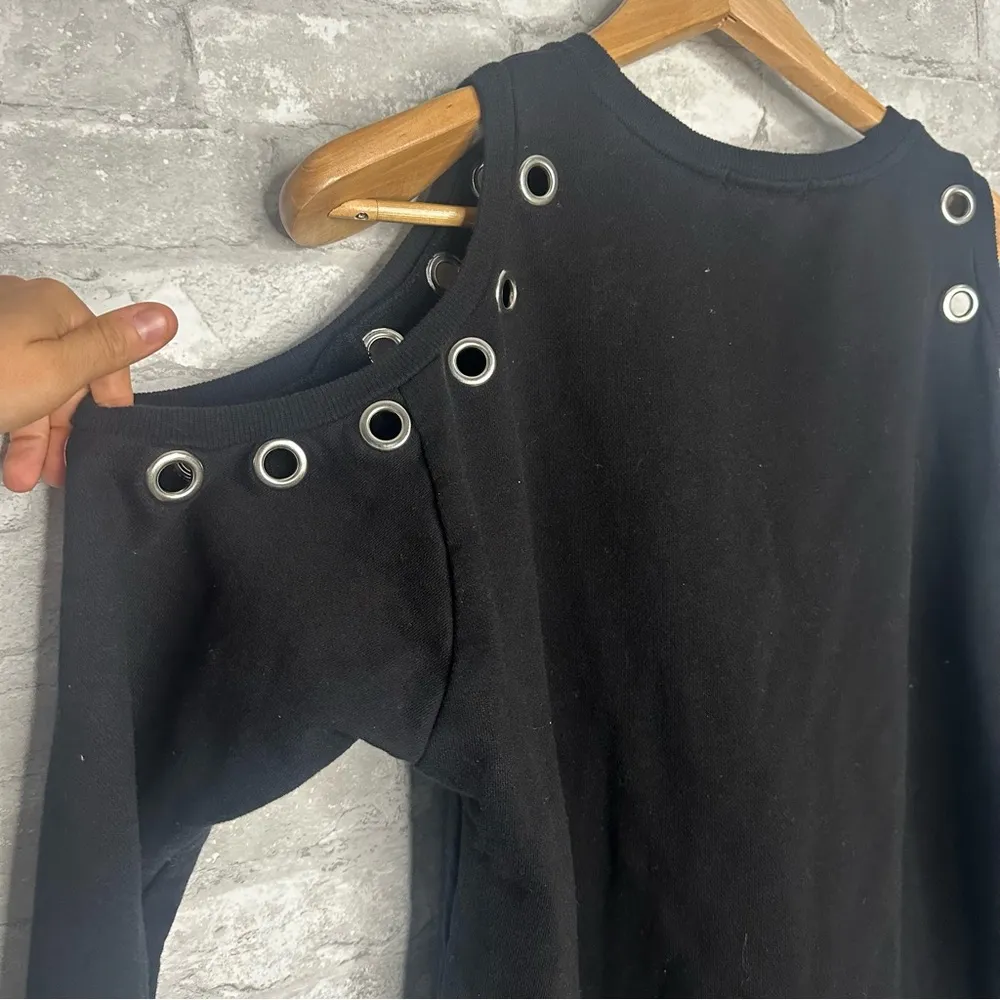 Forever 21 Women’s Shoulder Cut Out Long Sleeve Pullover Size Small *Used Black - Image 7