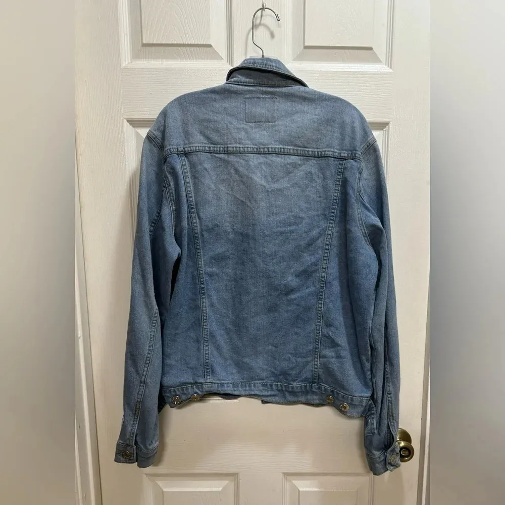 Guess Women’s Size Large Boyfriend Denim Jean Jacket With Logo Stripe Sleeves - Image 3