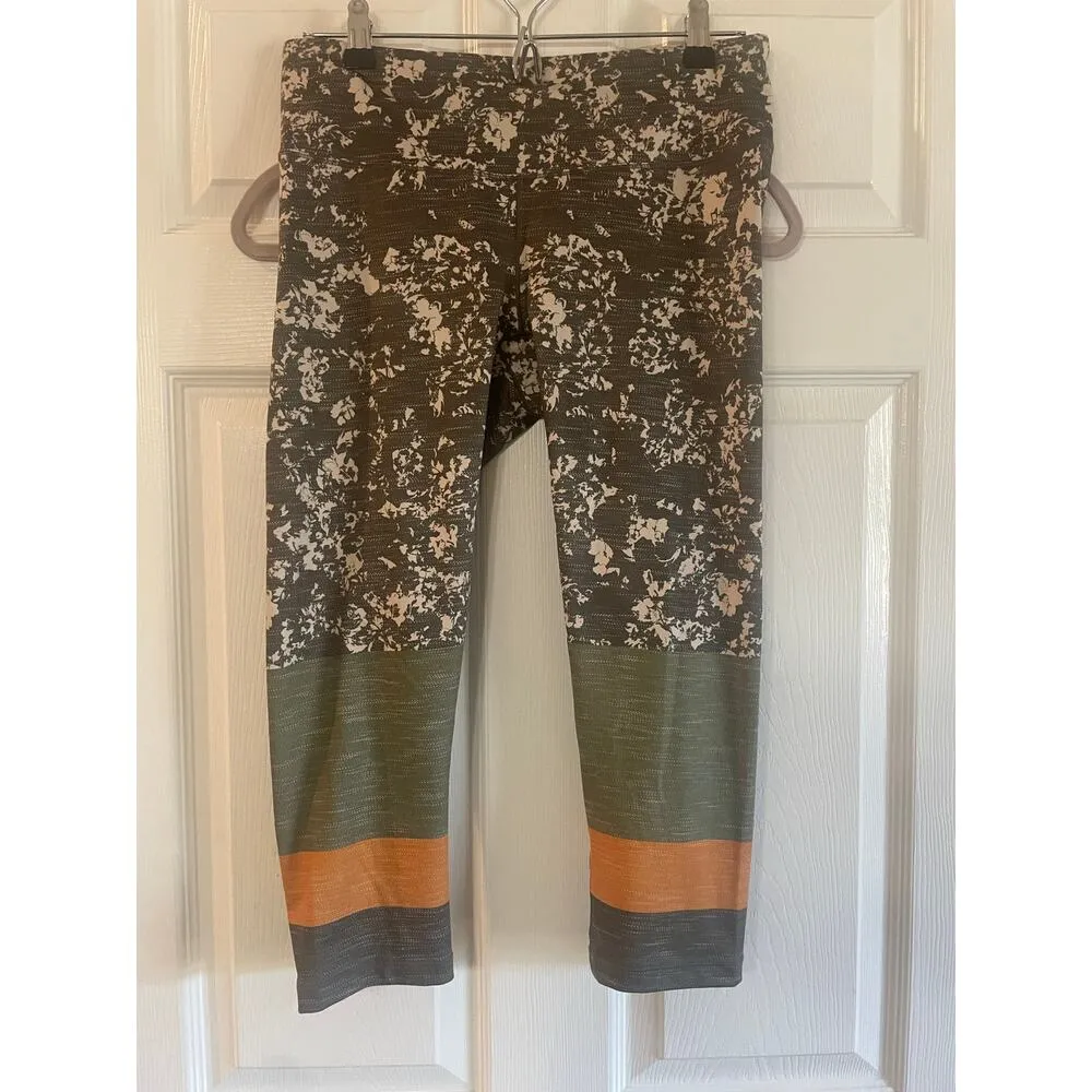 prAna WOMEN'S 3/4 LEGGING  PILLAR PRINTED CAPRI (SLATE CANOPY) Size Medium. - Image 2