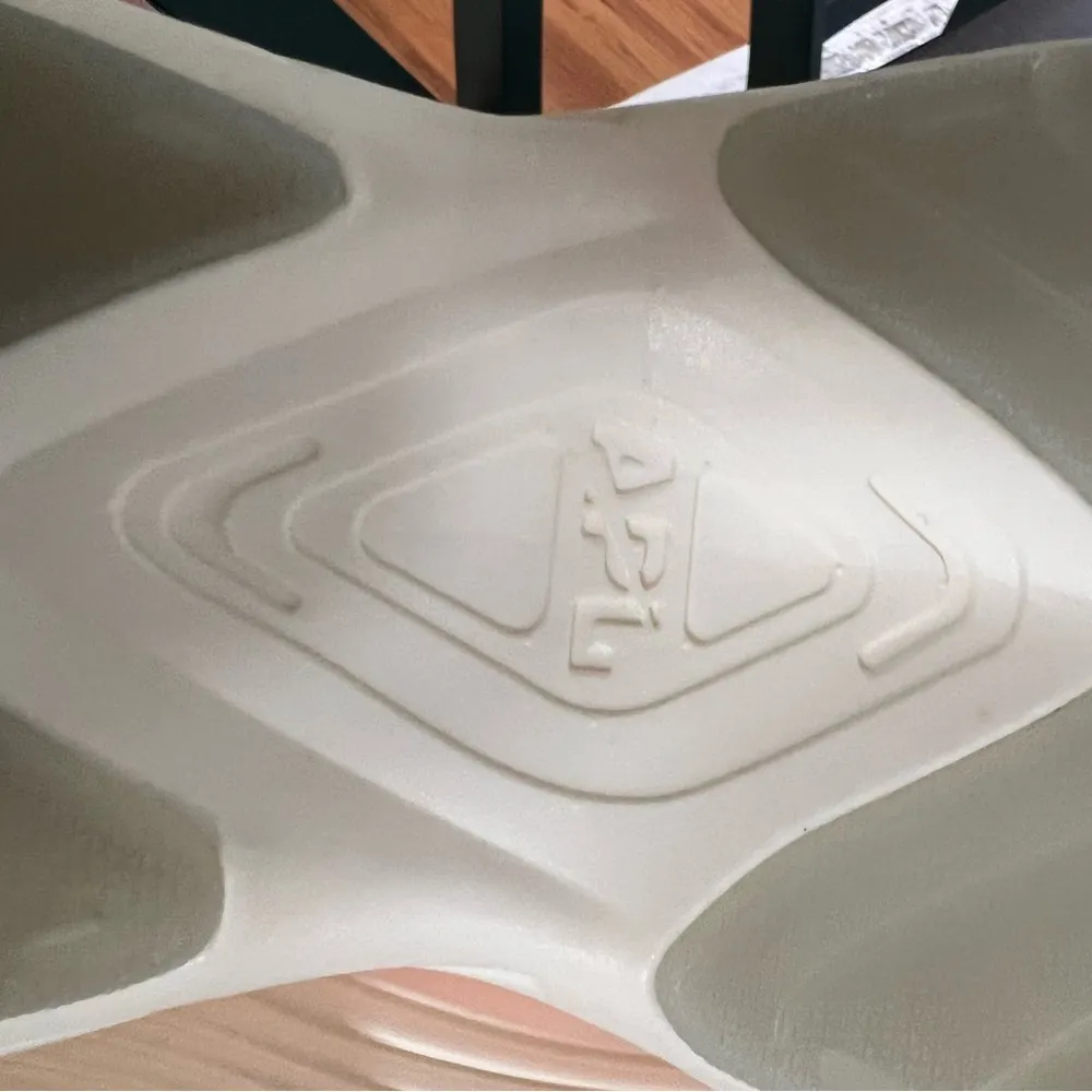 Excellent condition APL Pink Streamline sneakers - Image 15