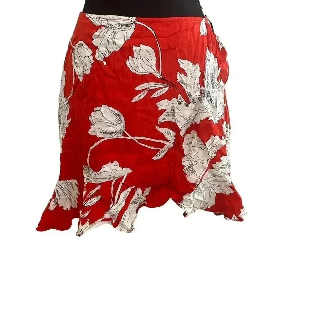 NEW- NWT Lovers + Friends Red Affection Ruffle Mini Skirt Size Small - Image 2