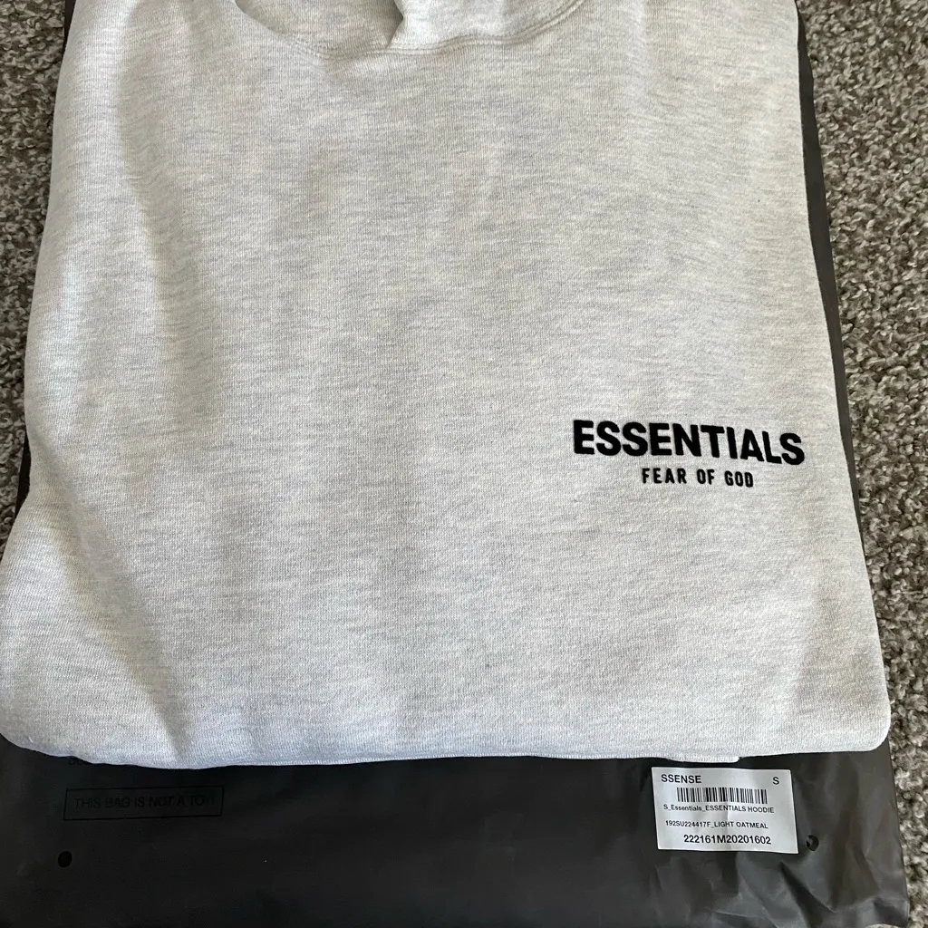 ESSENTIALS FEAR OG GOD LIGHT OATMEAL PULLOVER HOODIE SMALL - Image 11