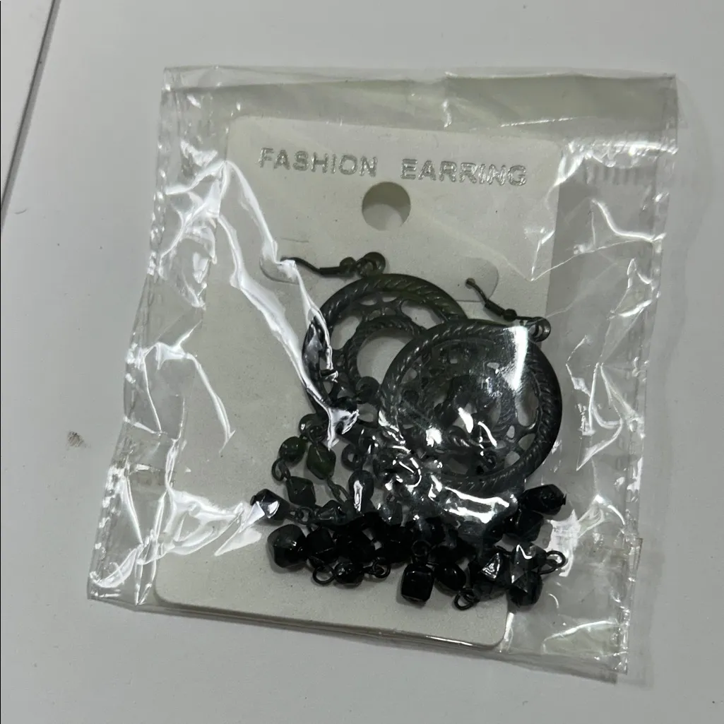 Chic Black Hoop Earrings - Image 4