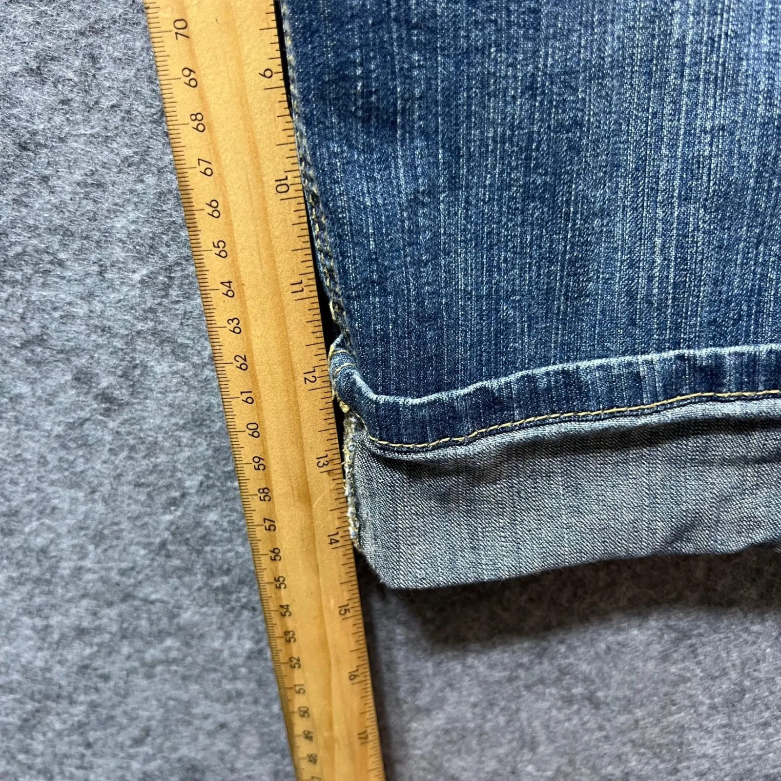 Mossimo Supply Co. Capri Jean Shorts Womens Size 15 Blue Denim Cuffed Size undefined - Image 3