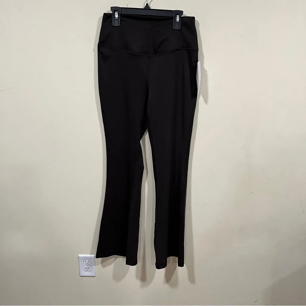 NWT YOGALICIOUS LUX MADISON CROSSOVER WAIST 7/8 FLARED LEG brown size large - Image 3