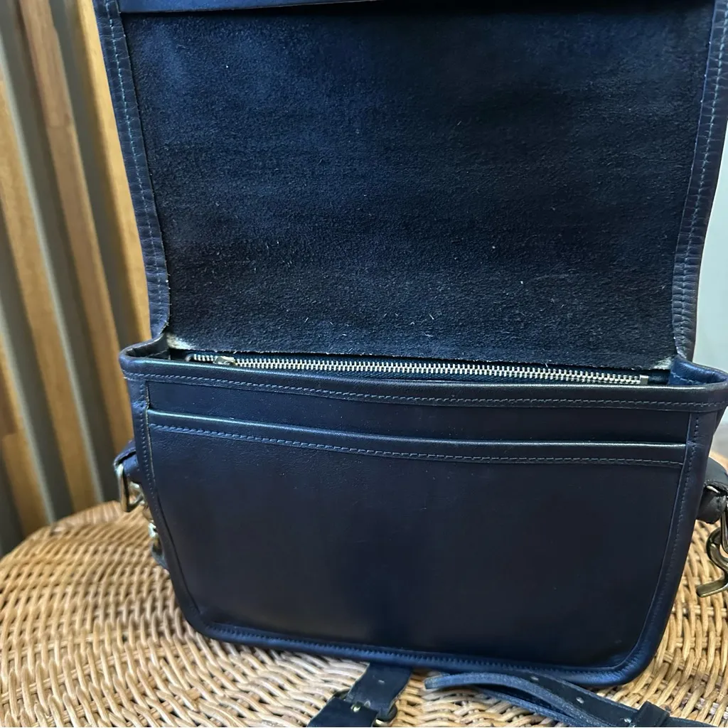 Original Bell VTG Saddle Black Genuine Leather Crossbody Handbag Made In USA - Image 10