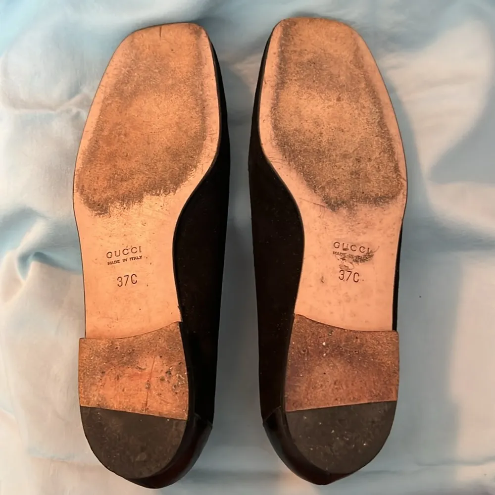 GUCCI women’s suede black flats in EUC - Image 8