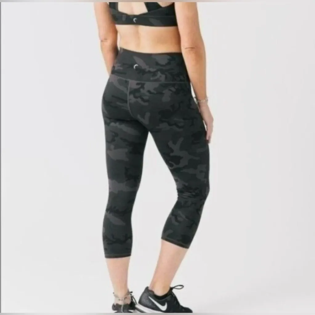 Zyia Active Gray Digital Camo High Waisted Leggings Size 2 - Image 3
