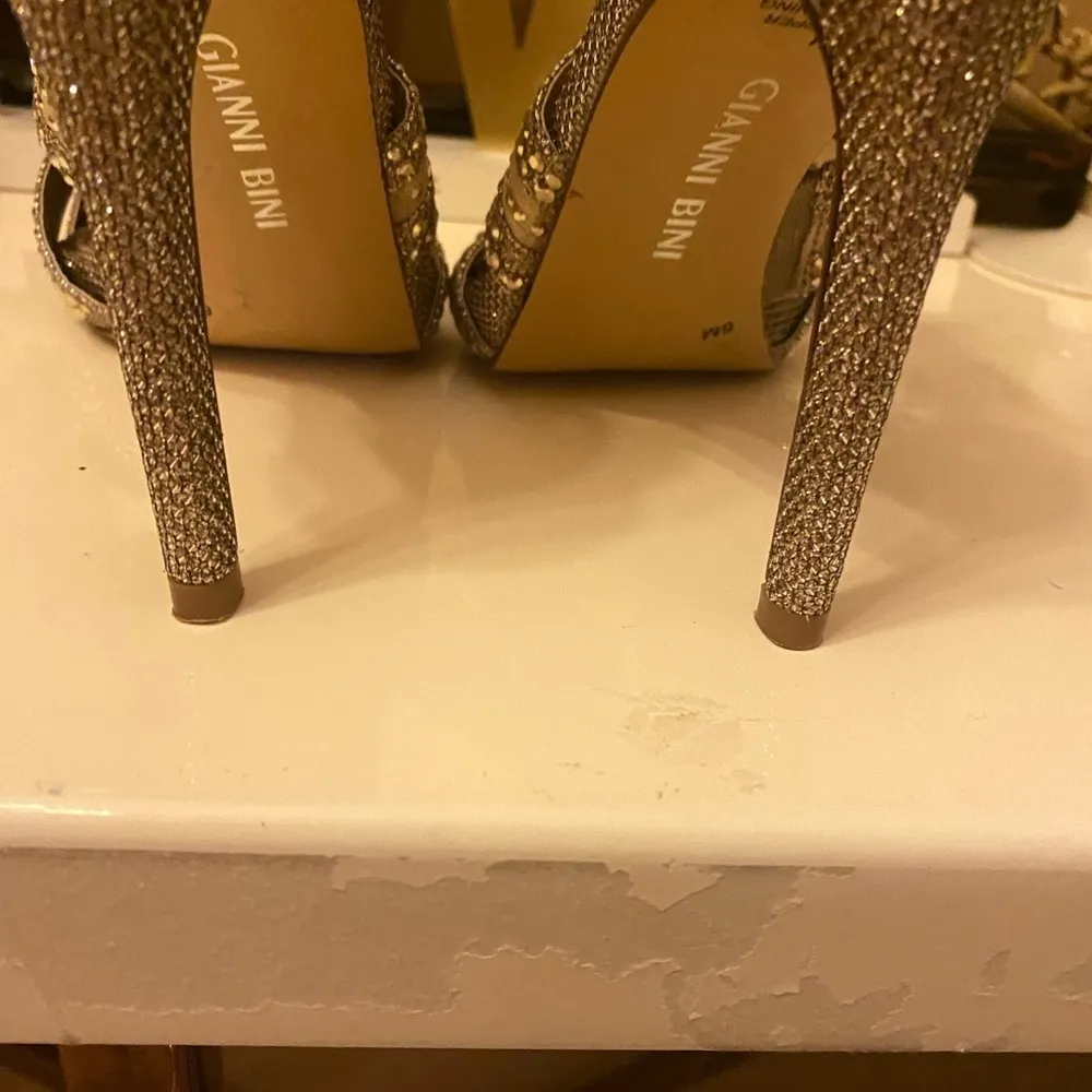 Gianni Bini  GLITTER FORMAL SHOES SIZE 6M - Image 6