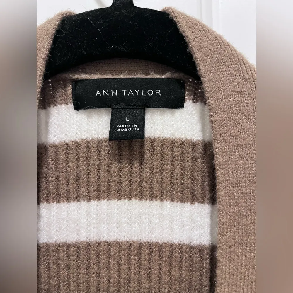 Long Ann Taylor Loft Sweater Cardigan Sz L VGUC Tan Cream Stripes - Image 4