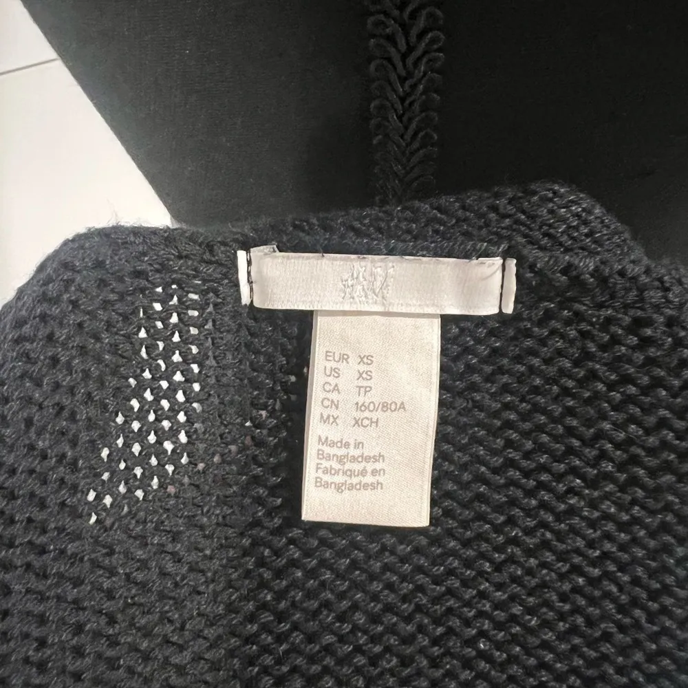 H&M oversized‎ sweater . Size XS - Image 2