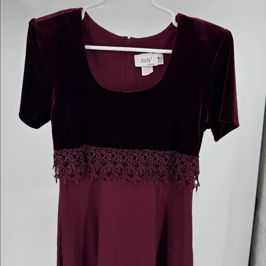 Elegant Burgundy velvet top lace detail 90s vintage tie back Dress 7 Y2K holiday Red Size undefined - Image 8