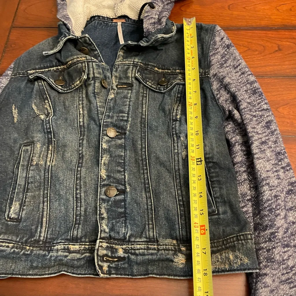 Free People Cropped‎ Distressed Jean Jacket - Image 3