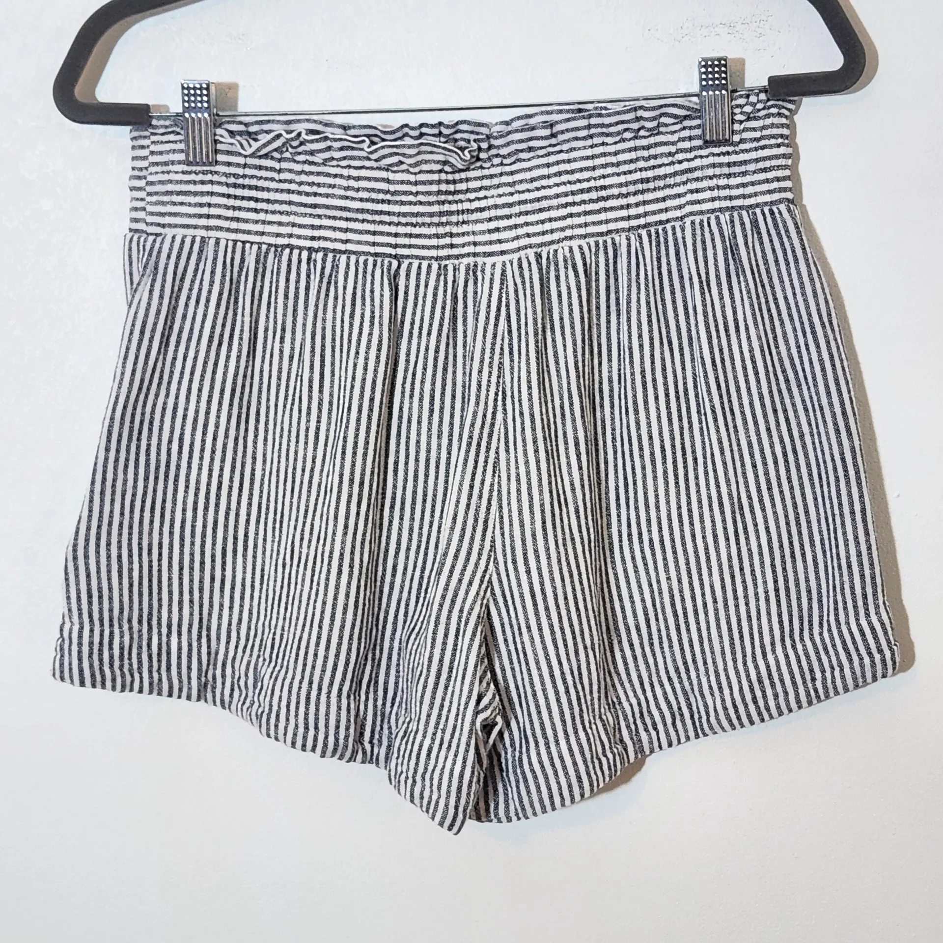 a new day Striped Navy and White Linen Shorts Size Medium Linen Blend Shorts - Image 5