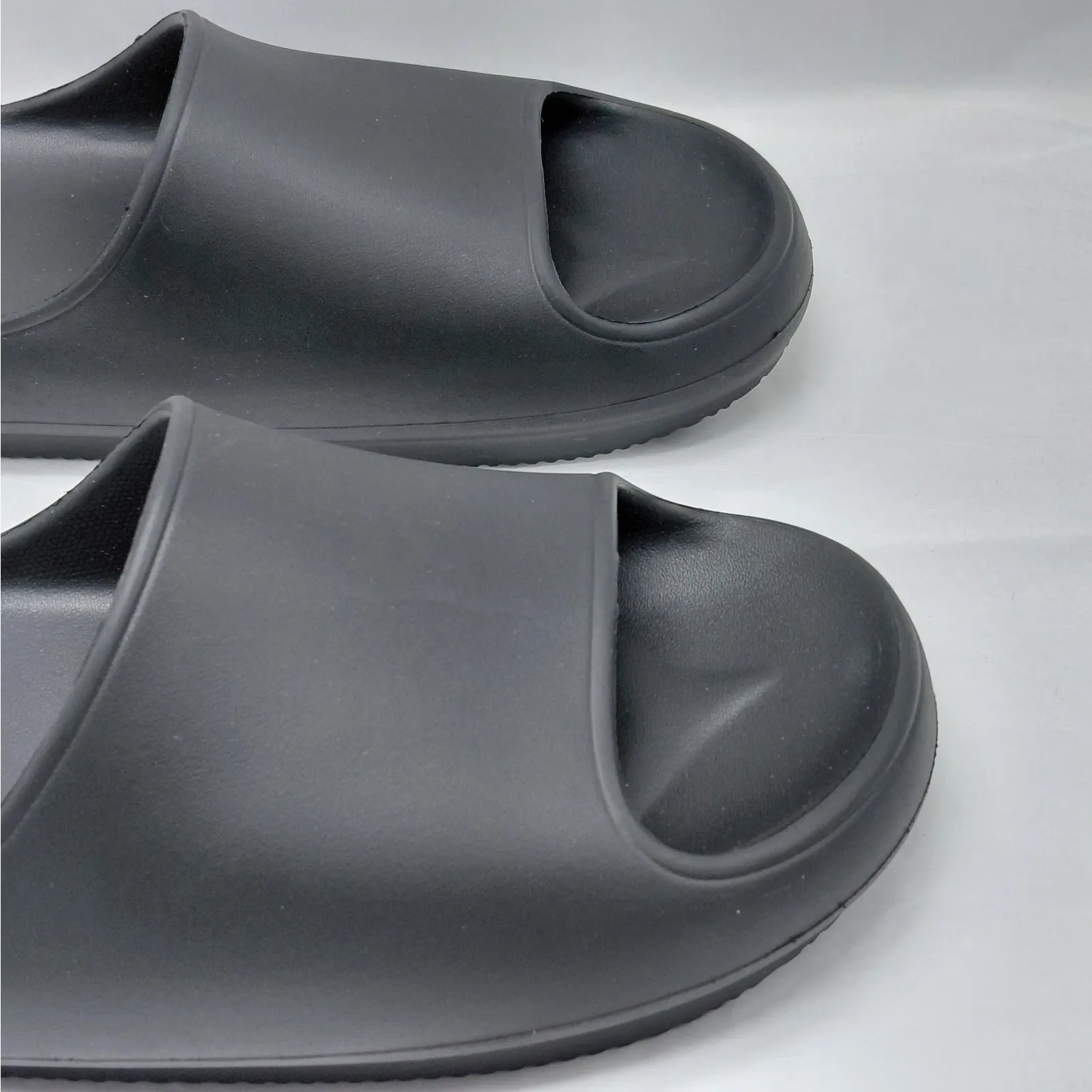 32 Degrees Unisex Slip On Cushion Slide Sandals Black Casual Flat Shoes - Image 5