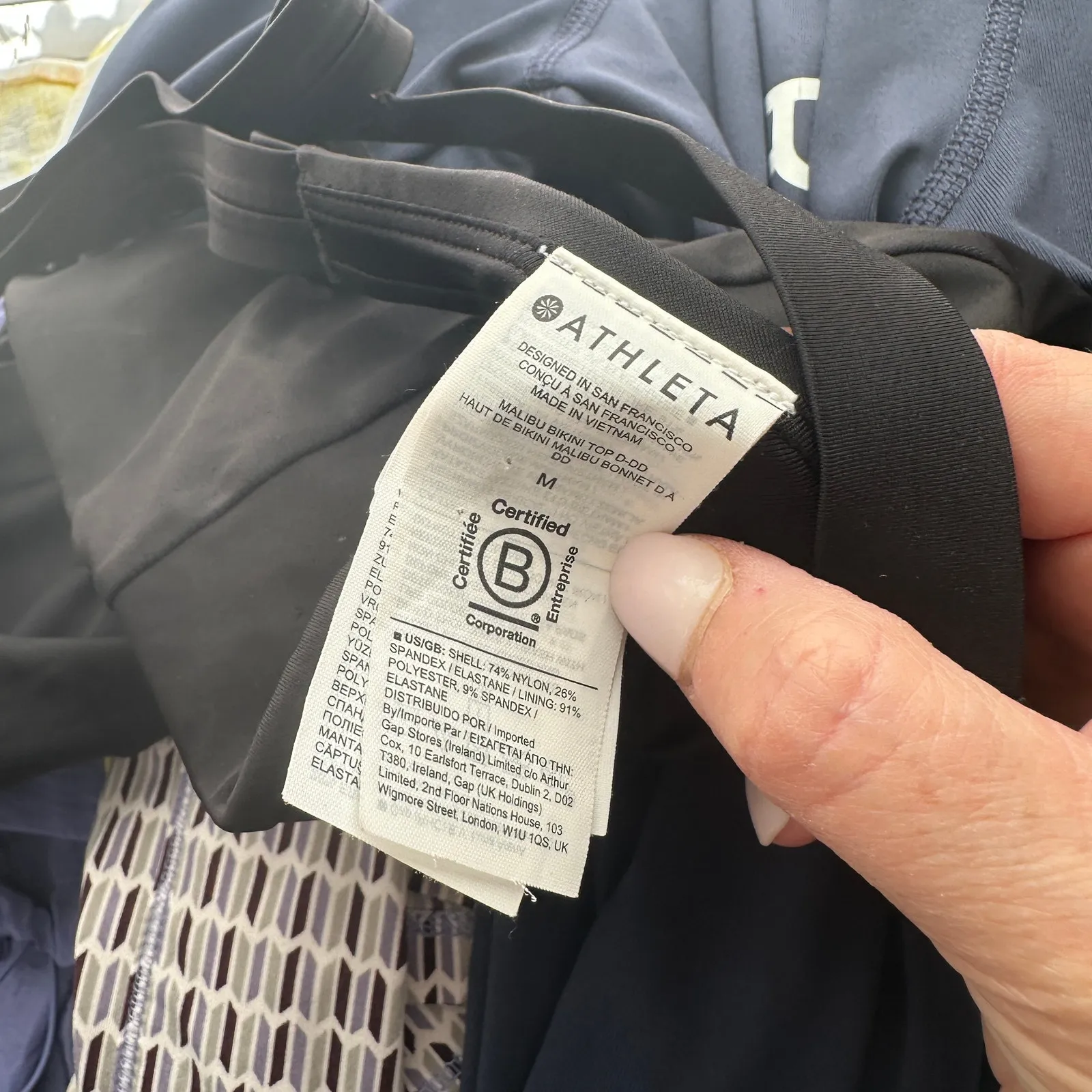 Athleta Malibu Bikini Top Medium D-DD Black - Image 4