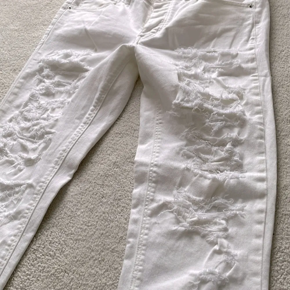 American Eagle White Super Distressed Jeans - Image 4