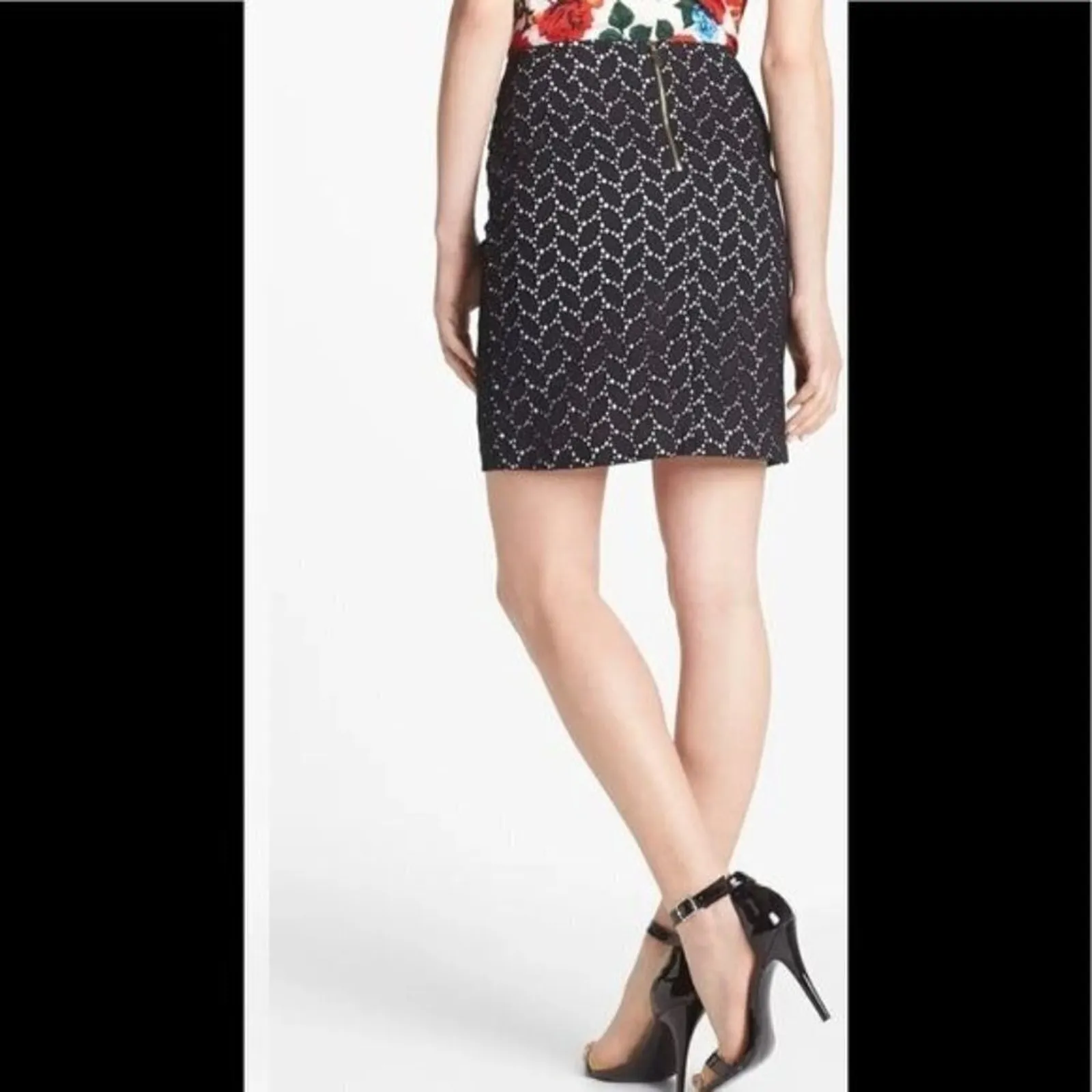 VINCE CAMUTO Leaf Eyelet Skirt Size 4 - Image 4