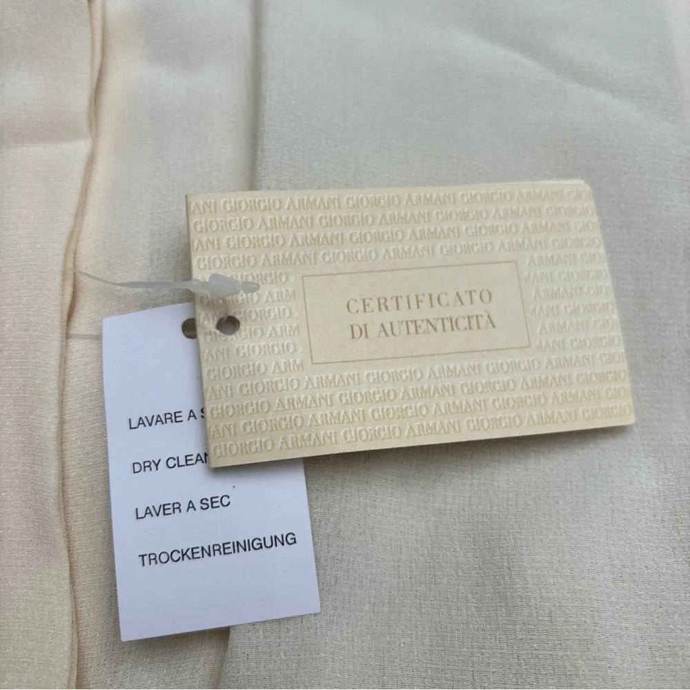 Giorgio Armani sleeveless top. Gorgeous - Image 3